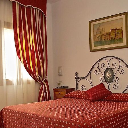 Hotel Fontana Венеция Екстериор снимка